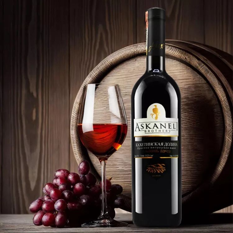 源自1888年,产自格鲁吉亚选自种植于卡赫季地区晚红蜜干红源自1886年