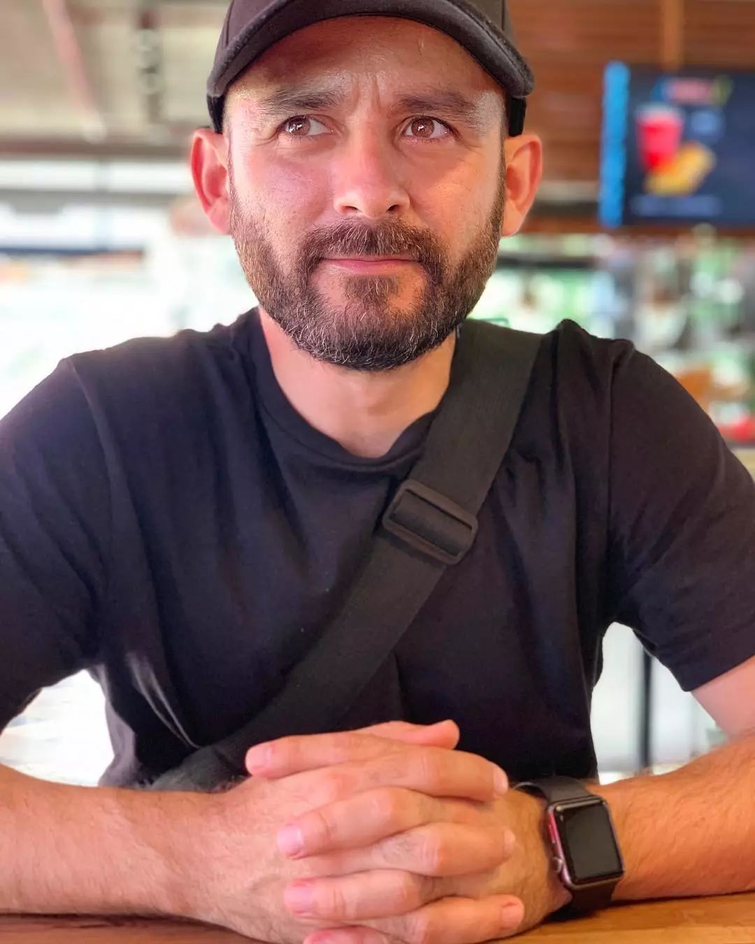 omar ortiz墨西哥画家油画全凭靠自学没有接受过艺术训练这曼妙香艳的