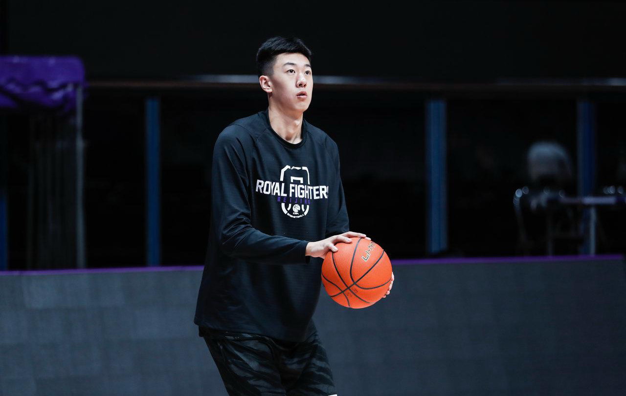 北京北控vs广州赛前,马布里坚毅,外援指导王少杰