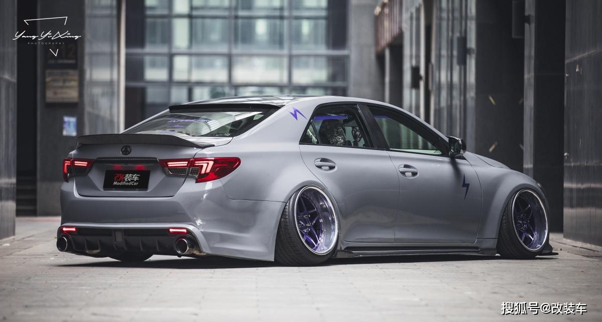 宽体低趴锐志参加聚会后遭"打断腿",最终只能把它拖回家!