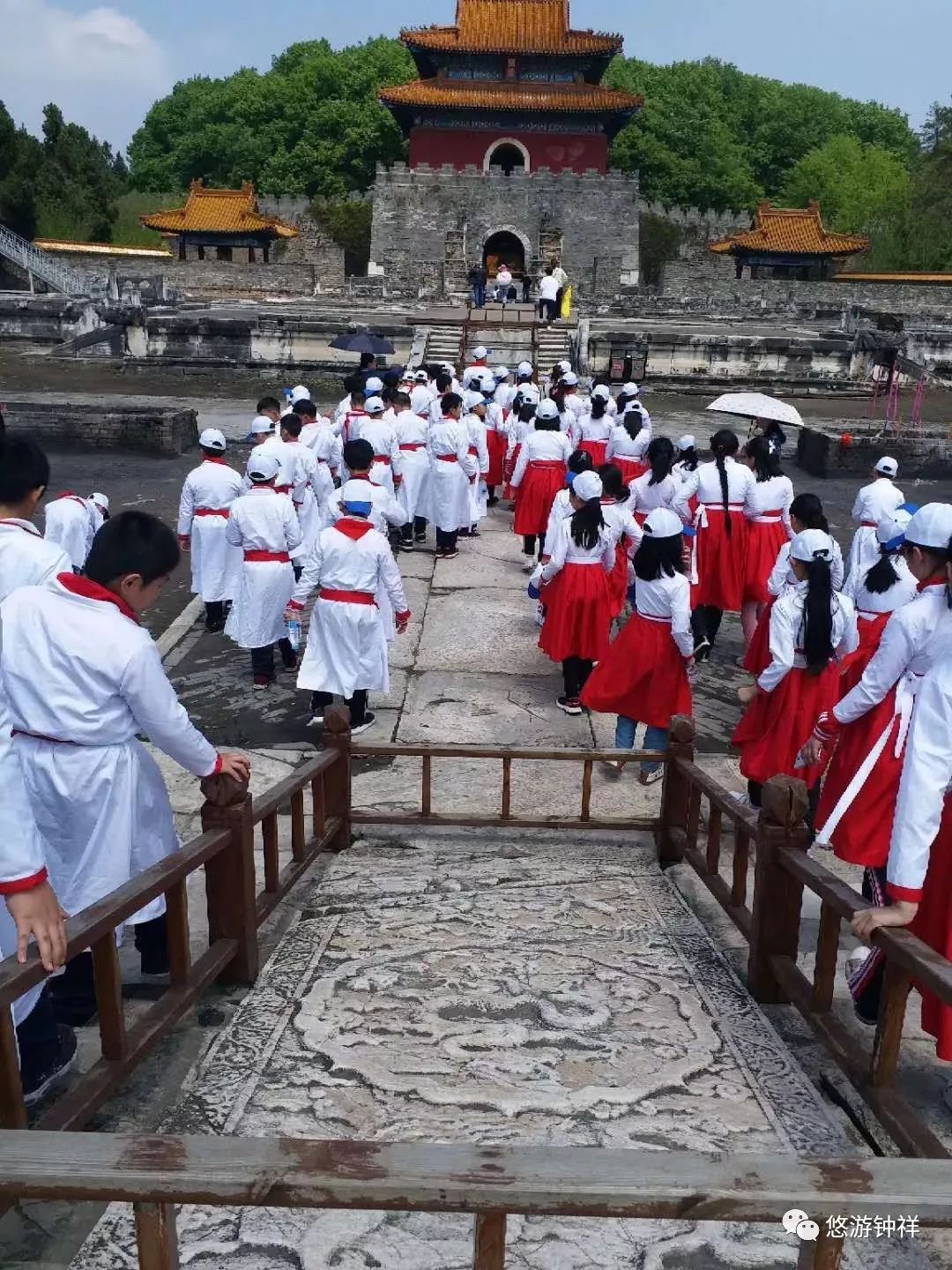 这座明显陵吸引了无数学子千年前的明朝风韵让学子们亲身体验它的建筑