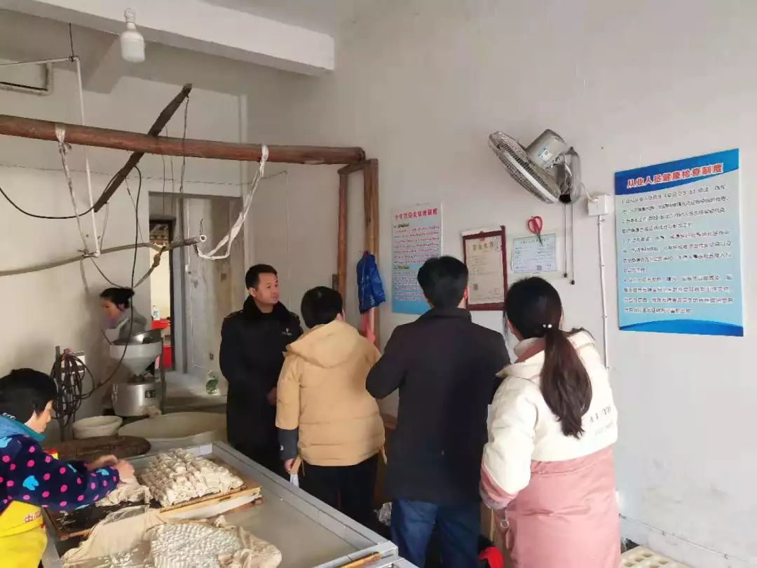 酉华市场监督管理所开展食品小作坊专项检查行动