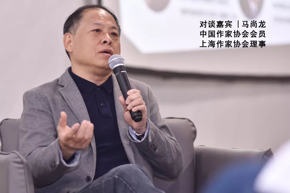 他坚持拍摄的动力,由王韧剪辑的《两万户人家》可说是《婆婆妈妈》的