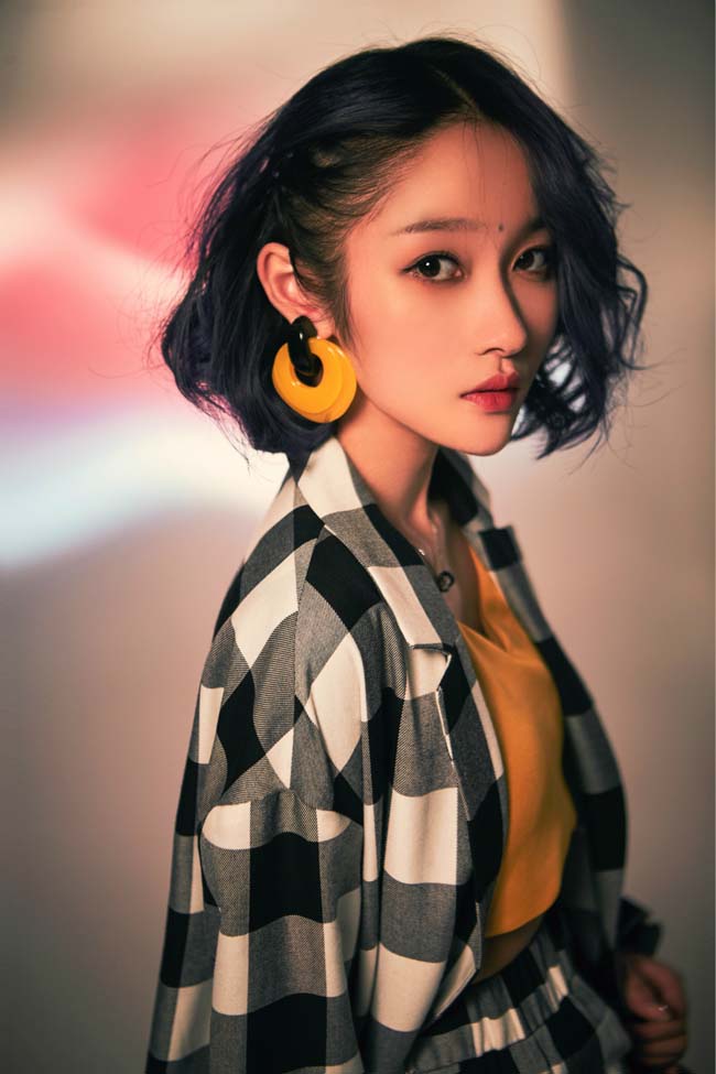 胡66献唱电视剧一夜新娘主题曲惊梦独特嗓音获好评