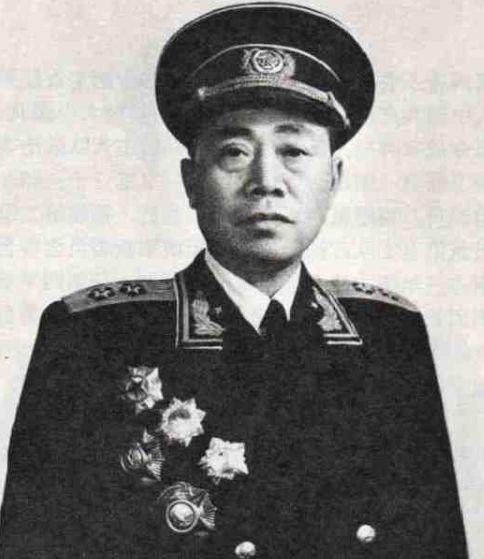 俘敌的纪录,还从几万俘虏中揪出了敌军的副总司令,气得蒋介石暴跳如雷