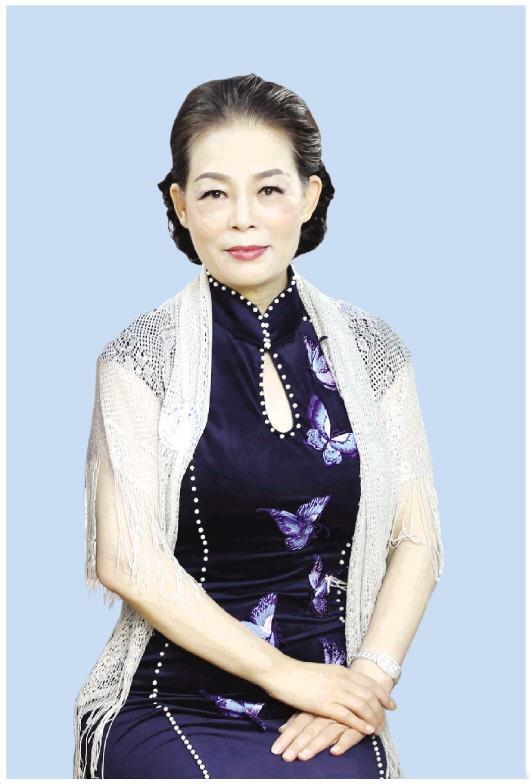 深圳市桃源居教育基金会创始人,桃源居中澳实验学校董事长李爱君办
