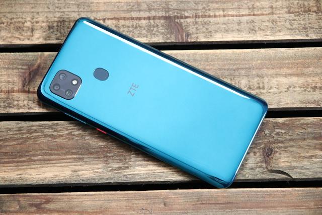 原创好看更要好用中兴blade20孝心机带长辈走进智能时代