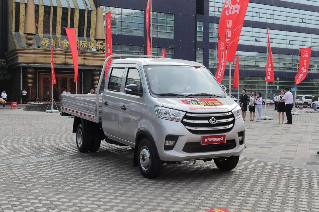 长安跨越丨小卡领航者长安新豹3荣获2019年度第一高端小卡