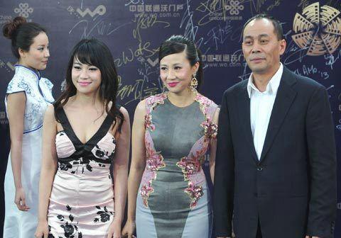 58岁张光北全家照演员妻子美艳女儿漂亮视继母如亲妈