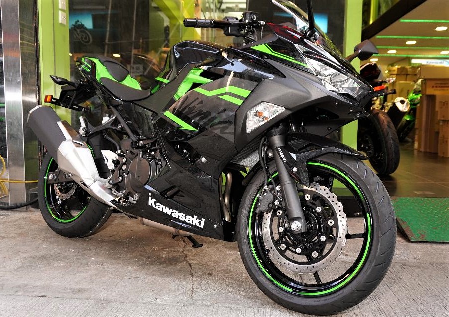 川崎2020款ninja400到店實拍新增紅色你喜歡嗎