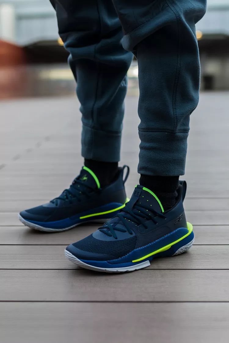 这双curry 7 新配色有点特别!内含 fc 专属福利!