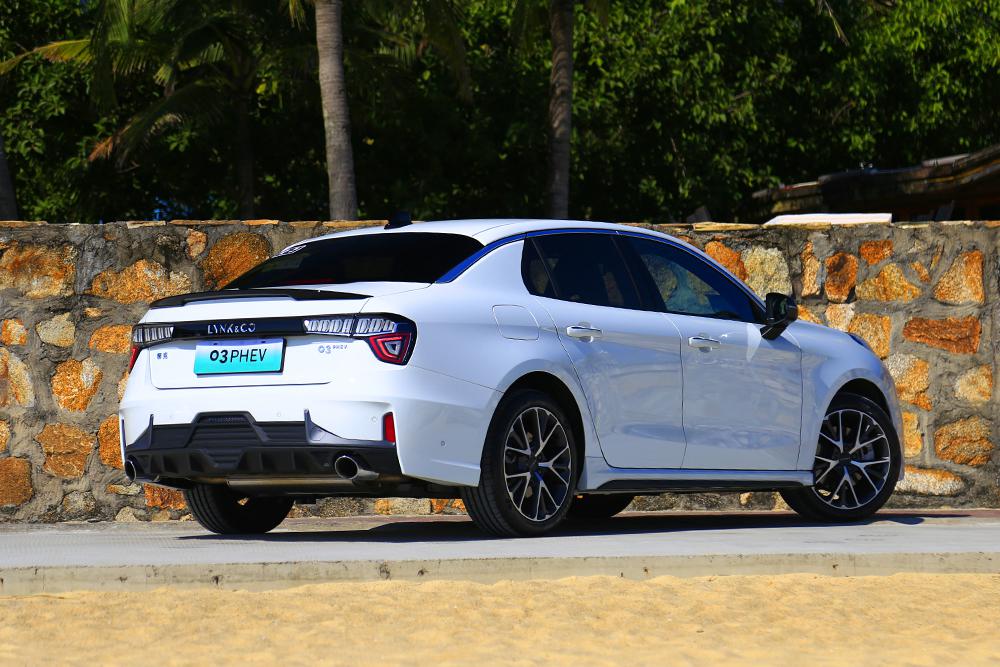 试驾领克03phev既能加油又能充电混得不错