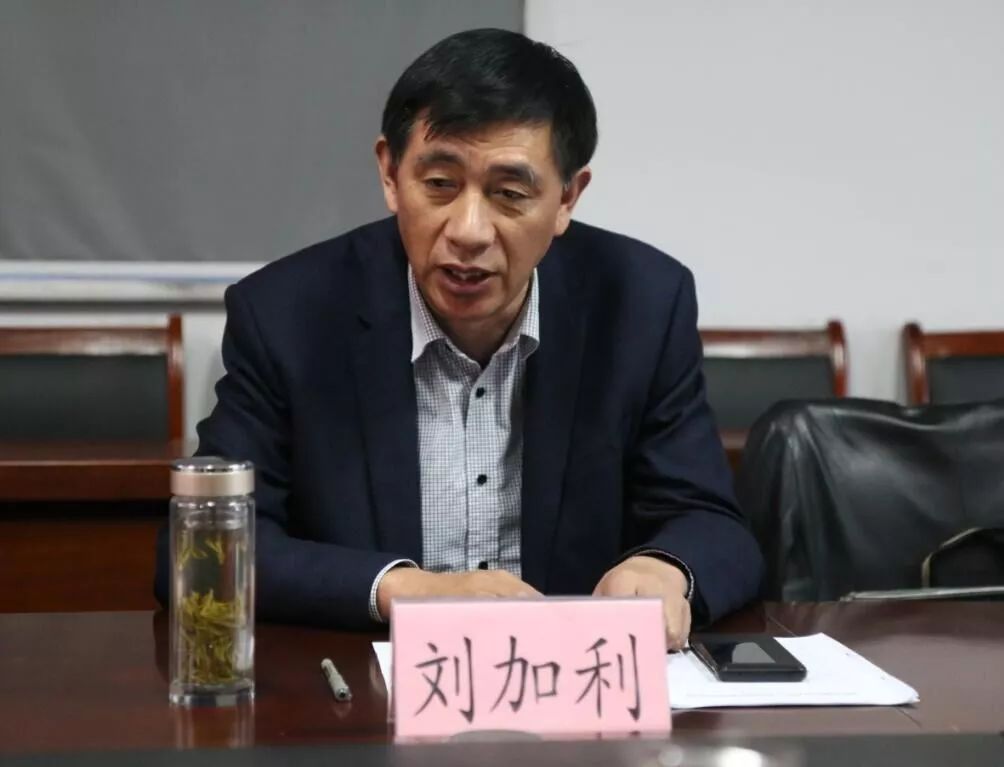 刘加利带领政协委员视察城管工作