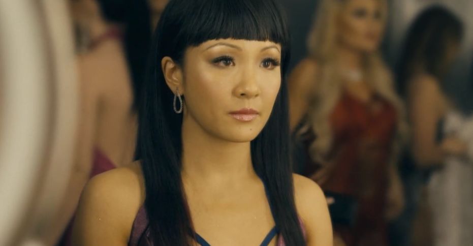 《摘金奇缘》女主,著名华裔演员 吴恬敏饰演的 destiny初来乍到.