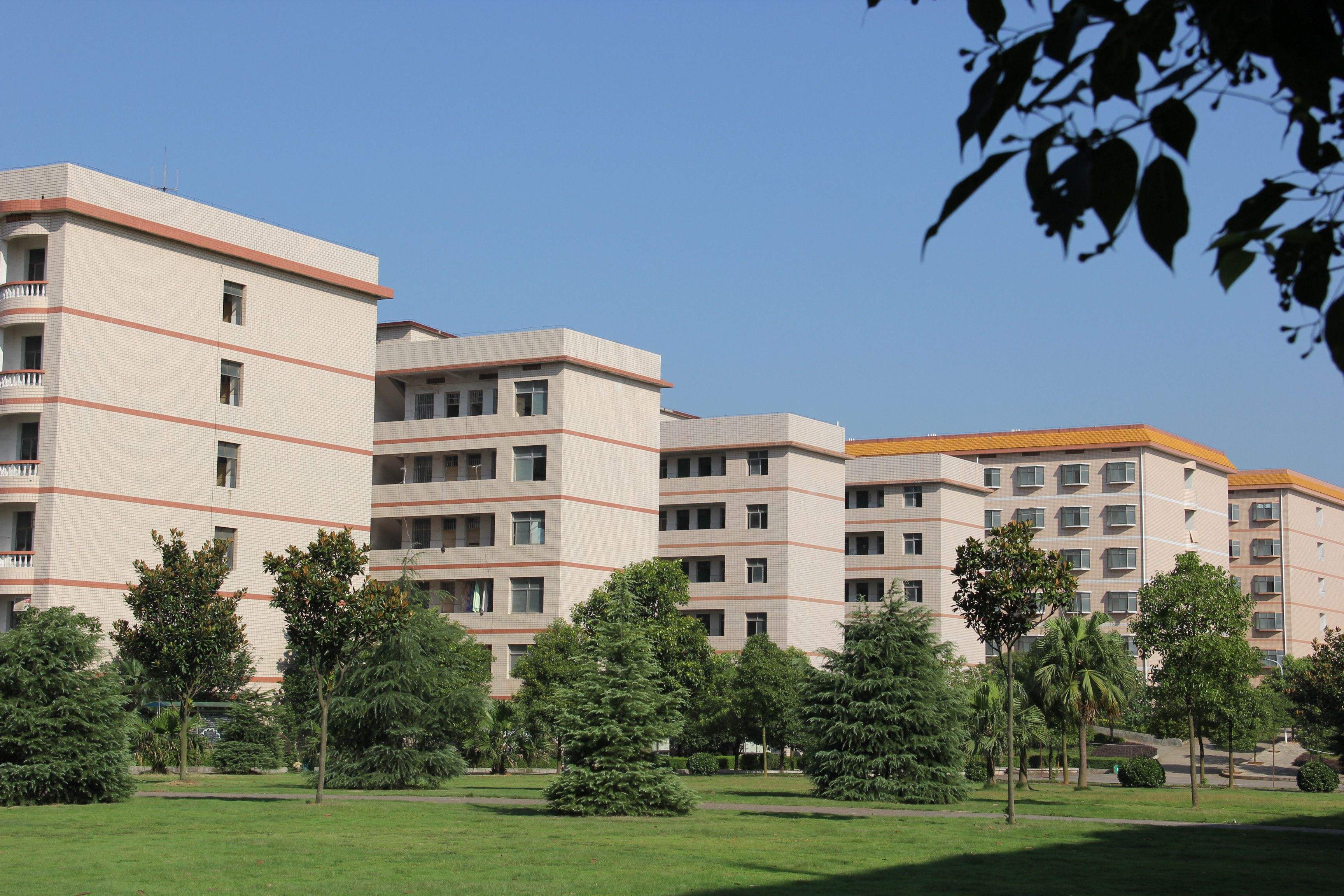 湖南工商学院(湖南工商大学与湖南工商学院)