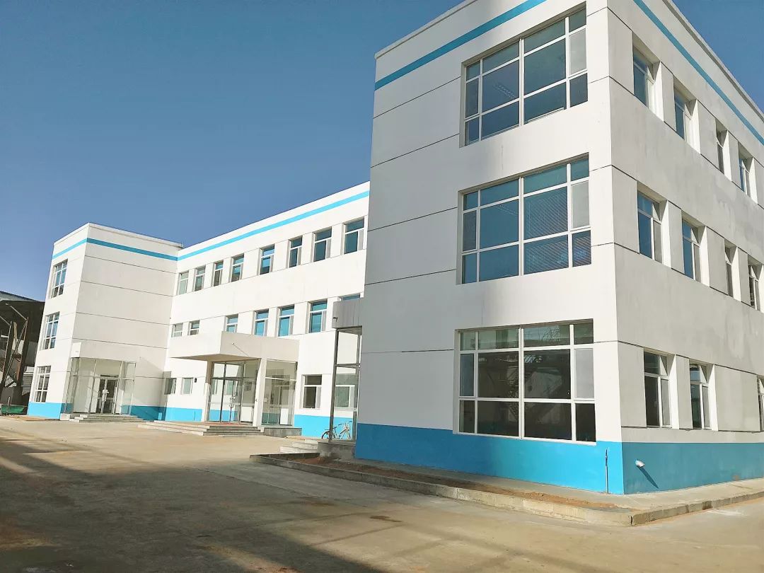 喜迁新居气化车间办公楼建设完成