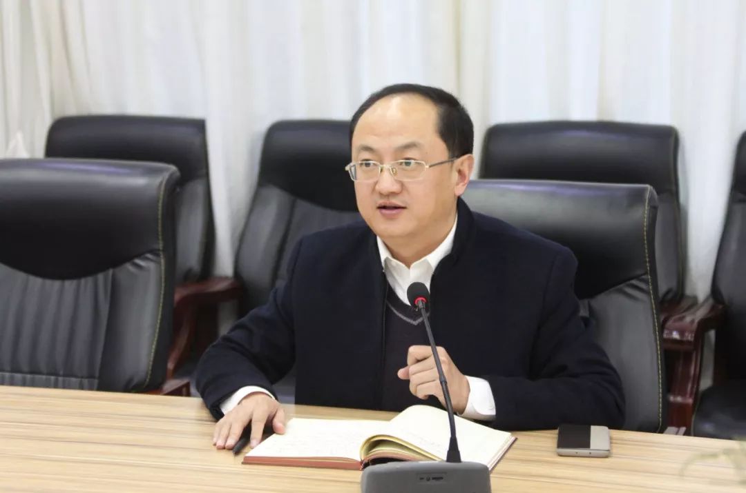 平邑一中校长王继峰自2017年以来,学校调整管理架构,优化运行生态