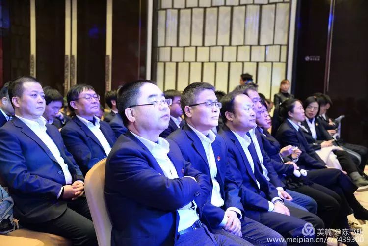 凤翔县人民政府副县长牛建强宣读表彰决定县委常委,宣传部长蒲仪明