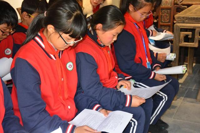 上虞市夏丏尊小學(xué)舉行“親近夏丏尊”課程研學(xué)活動(圖1) 上虞市夏丏尊小學(xué)舉行“親近夏丏尊”課程研學(xué)活動(圖1)