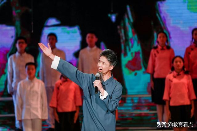 廣州市海珠外國(guó)語實(shí)驗(yàn)中學(xué)經(jīng)典美文表演在市決賽中榮獲佳績(jī)(圖6) 廣州市海珠外國(guó)語實(shí)驗(yàn)中學(xué)經(jīng)典美文表演在市決賽中榮獲佳績(jī)(圖6)