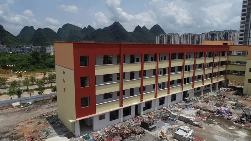 大化县民族新城中学的成功建成,将会极大缓解大化县城区初中各学校办