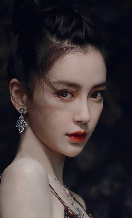 angelababy抠图走"云红毯",成果惊艳众人