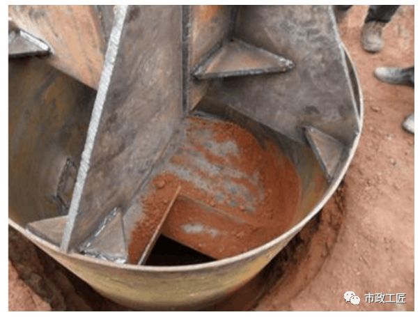 旋挖钻干成孔沉渣清理技术