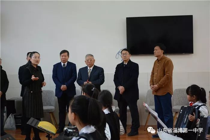 淄博一中日籍校友山下辉明到访淄博 进行