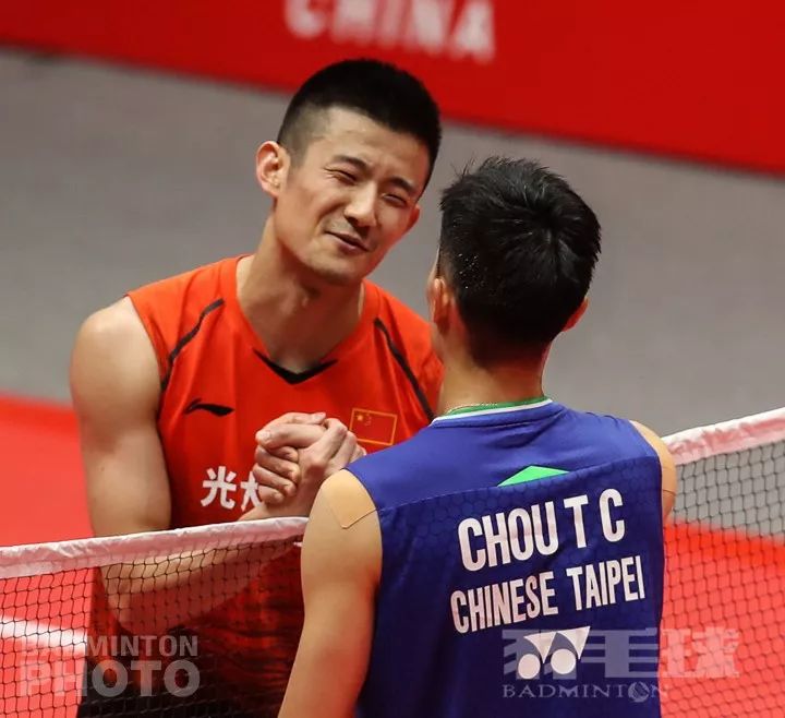 总决赛|谌龙2:0完胜周天成,安赛龙退赛无碍谌龙出线