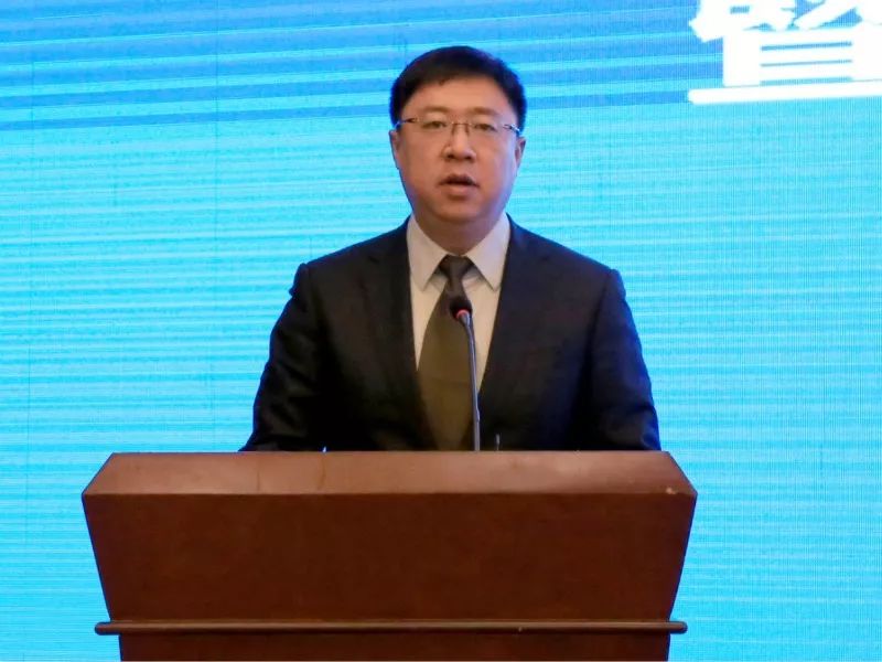 清河县人民政府韩恺县长向与会代表介绍了清河县及清河开发区相关