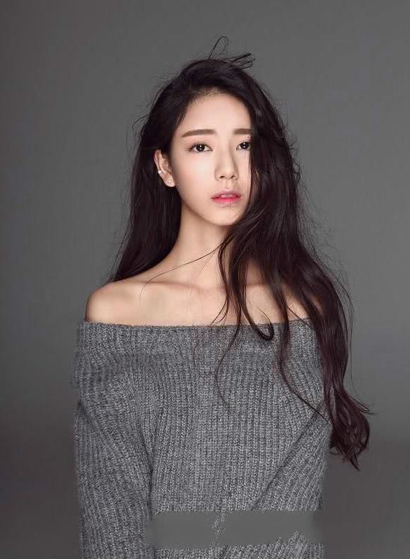 她是北电校花,刚毕业就被贾乃亮签下,凭借《双世宠妃》火到发紫