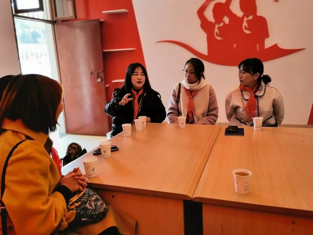 牵手同行共同成长丽水少先队名师工作室龙泉站服务基层走进乡镇学校