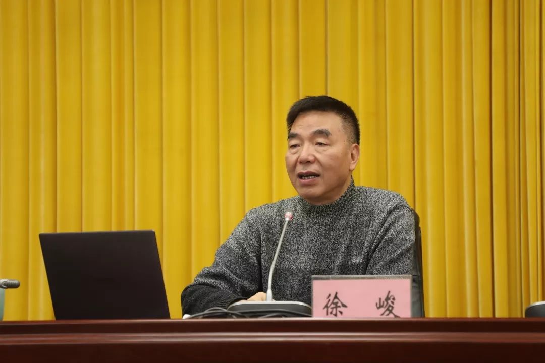 龙泉市委书记王顺发主持会议并讲话,市委副书记,市长吴松平等市委理论