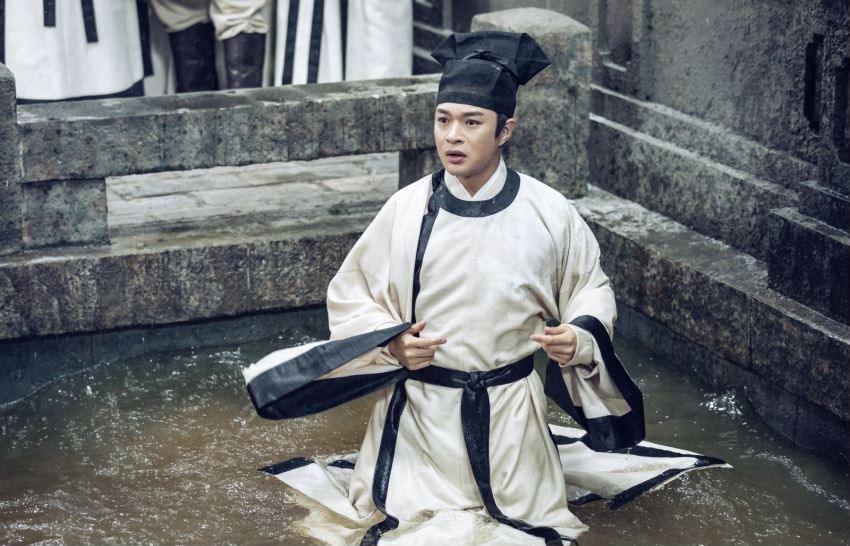 董春辉持续性"反严肃" 四年"十一师兄"一朝入华亭