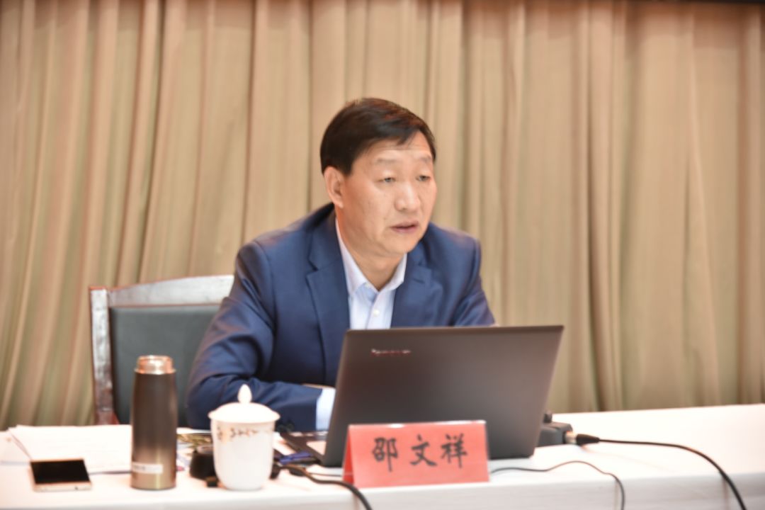 精神宣讲团成员,包头轻工职业技术学院党委书记邵文祥作《筑牢"中国之