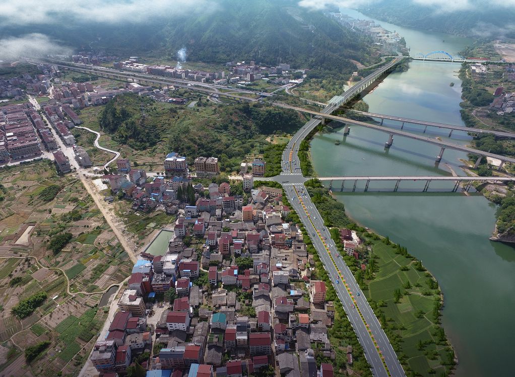 5公里长的一级公路!_青田