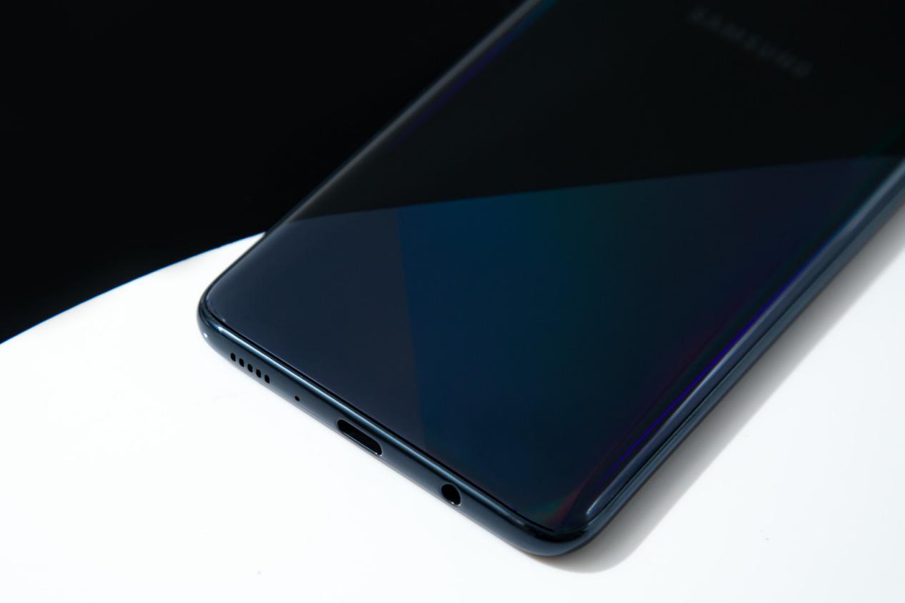 原创时尚且拍摄实力强的手机三星galaxya70s真机实测