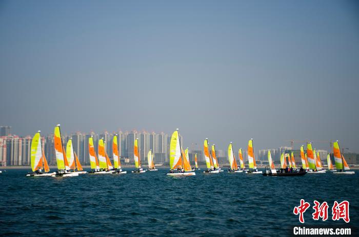 千帆竞发. 翟李强 摄
