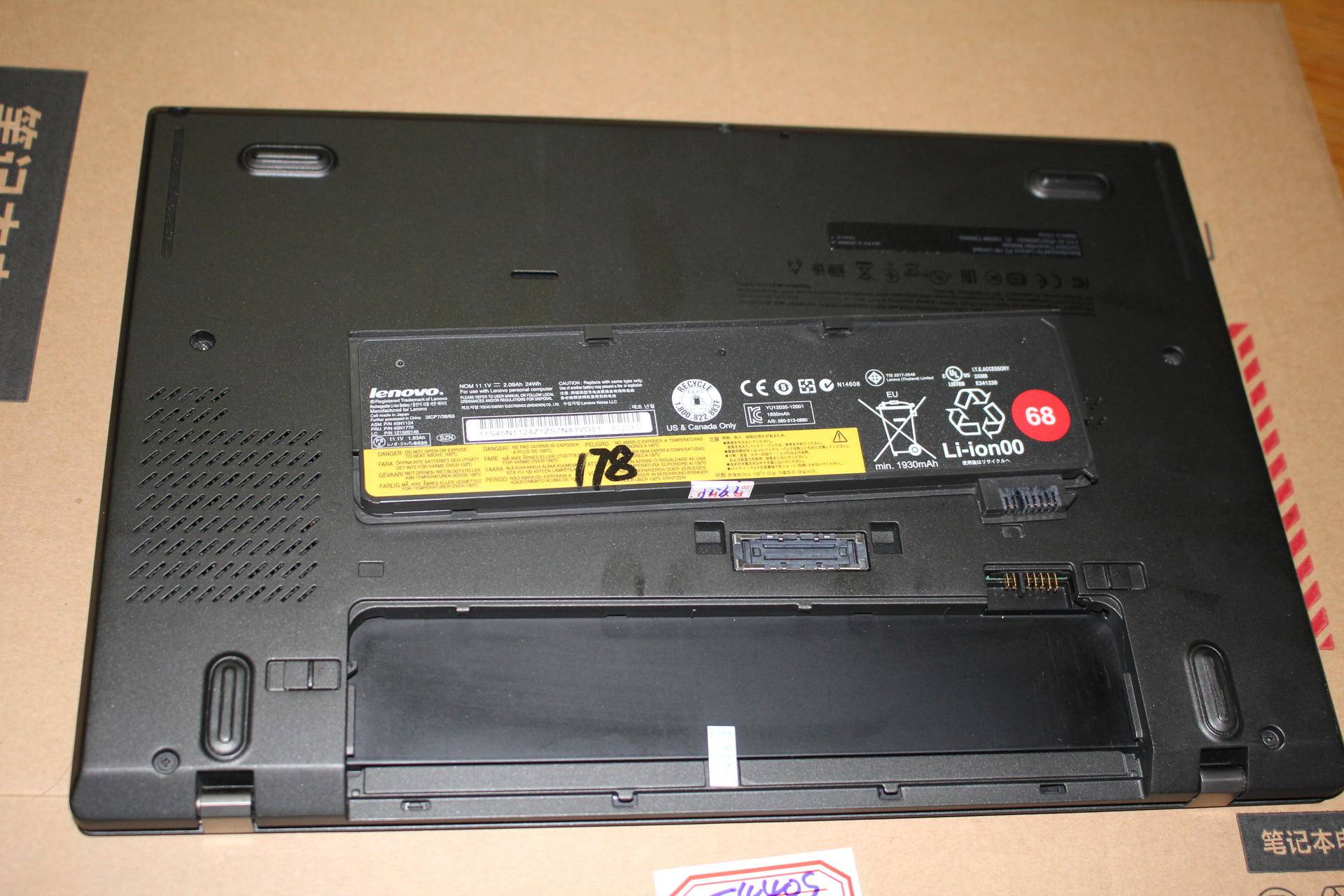 打开这个联想thinkpadt440s,键盘,屏幕上一点使用痕迹都没有,咋回事不