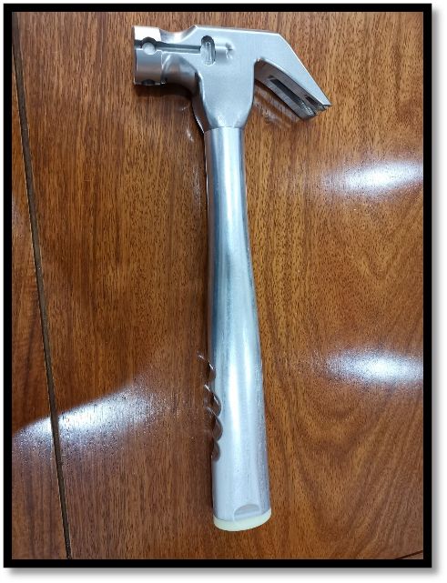 为何会创作出这样一款锤子,朱泽坤同学告诉小编:"有一次,我在我爸爸的