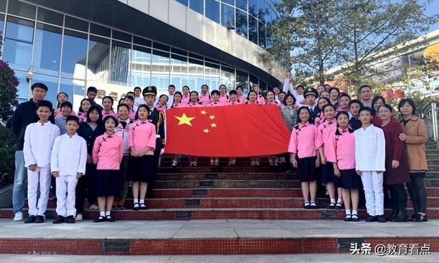 廣州市海珠外國(guó)語實(shí)驗(yàn)中學(xué)經(jīng)典美文表演在市決賽中榮獲佳績(jī)(圖18) 廣州市海珠外國(guó)語實(shí)驗(yàn)中學(xué)經(jīng)典美文表演在市決賽中榮獲佳績(jī)(圖18)