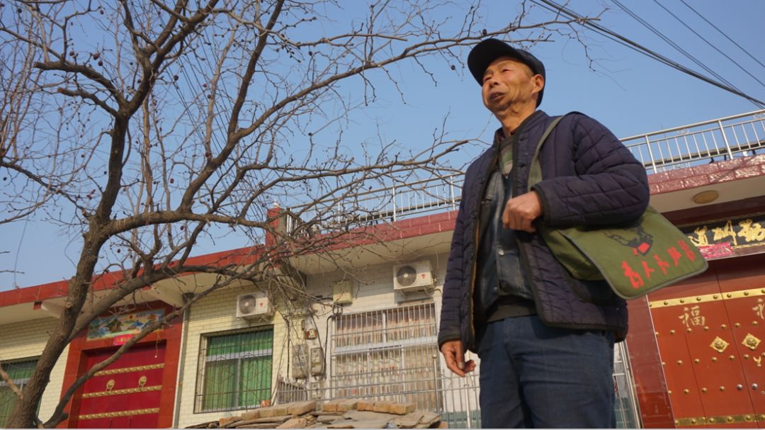 19岁入党如今64岁,村里人有啥事都爱找他帮忙_王东治