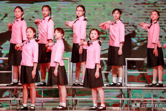 廣州市海珠外國(guó)語實(shí)驗(yàn)中學(xué)經(jīng)典美文表演在市決賽中榮獲佳績(jī)(圖9) 廣州市海珠外國(guó)語實(shí)驗(yàn)中學(xué)經(jīng)典美文表演在市決賽中榮獲佳績(jī)(圖9)