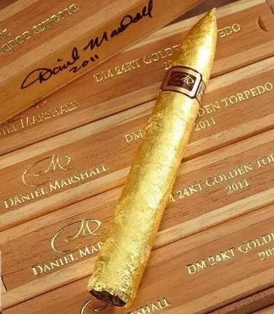 盘点世界上10款贵价零食,一支水相当于一部车._黄金力