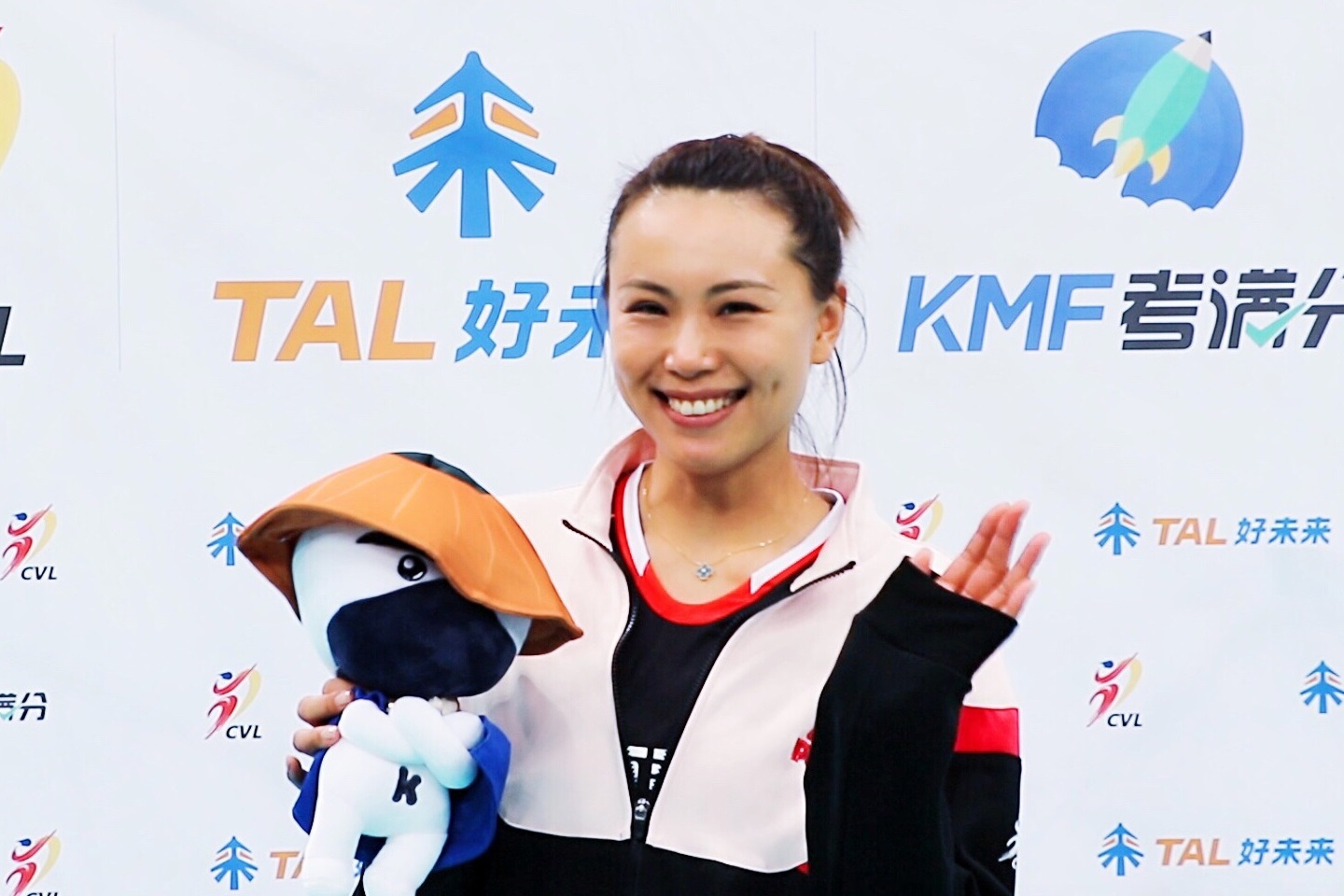 曾春蕾大花蕾的英语6不6啊是不是标准的伦敦音