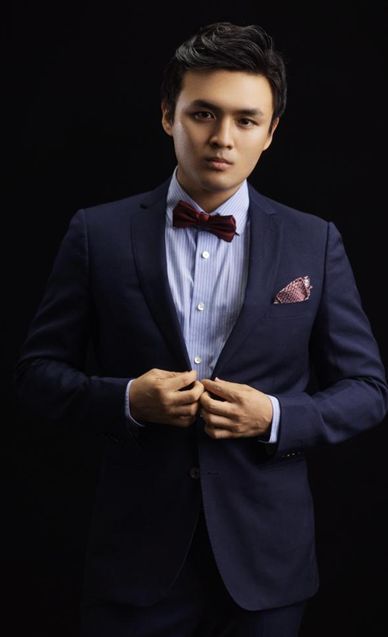 的艺术特点 以现场的演唱示范,为观众讲解科学的发声技巧 歌剧演员,将