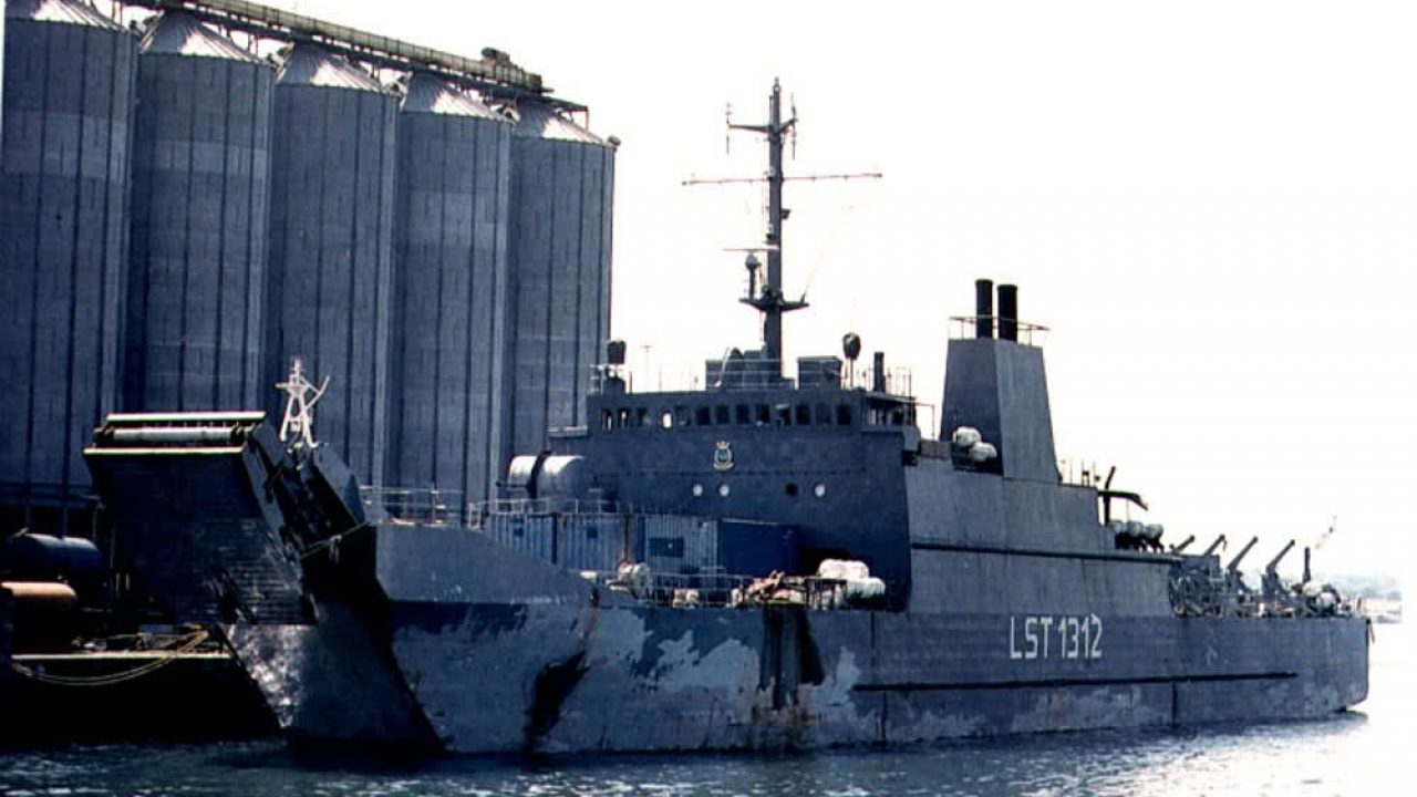 已退役的502型中型登陆舰