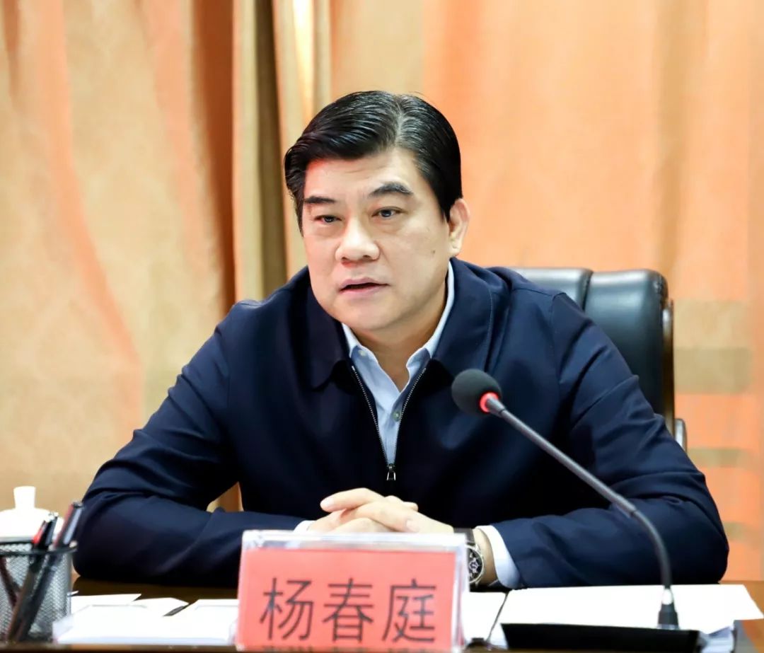 会上,凭祥市委书记,凭祥综合保税区管委会常务副主任王方红向调研组