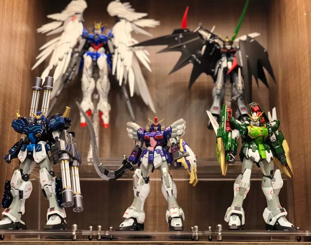 佳作迎面向我们走来的是w五小强组成的方阵