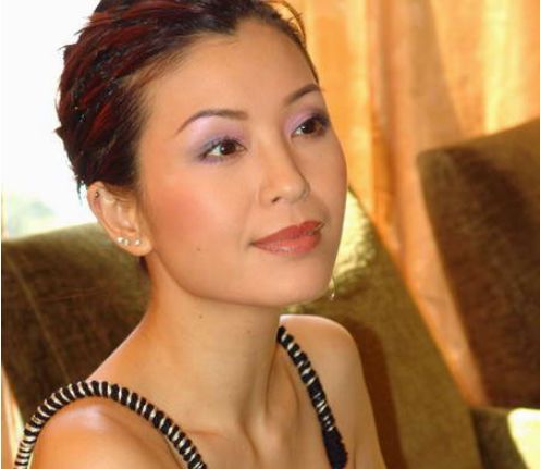 2016年6月16日,有媒体拍到练海棠与一名长发34d辣妹在车震,一时间也